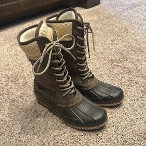 Women's Brown Lace-Up Winter Boots